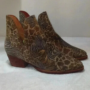 Free people animal charm double v ankle boota